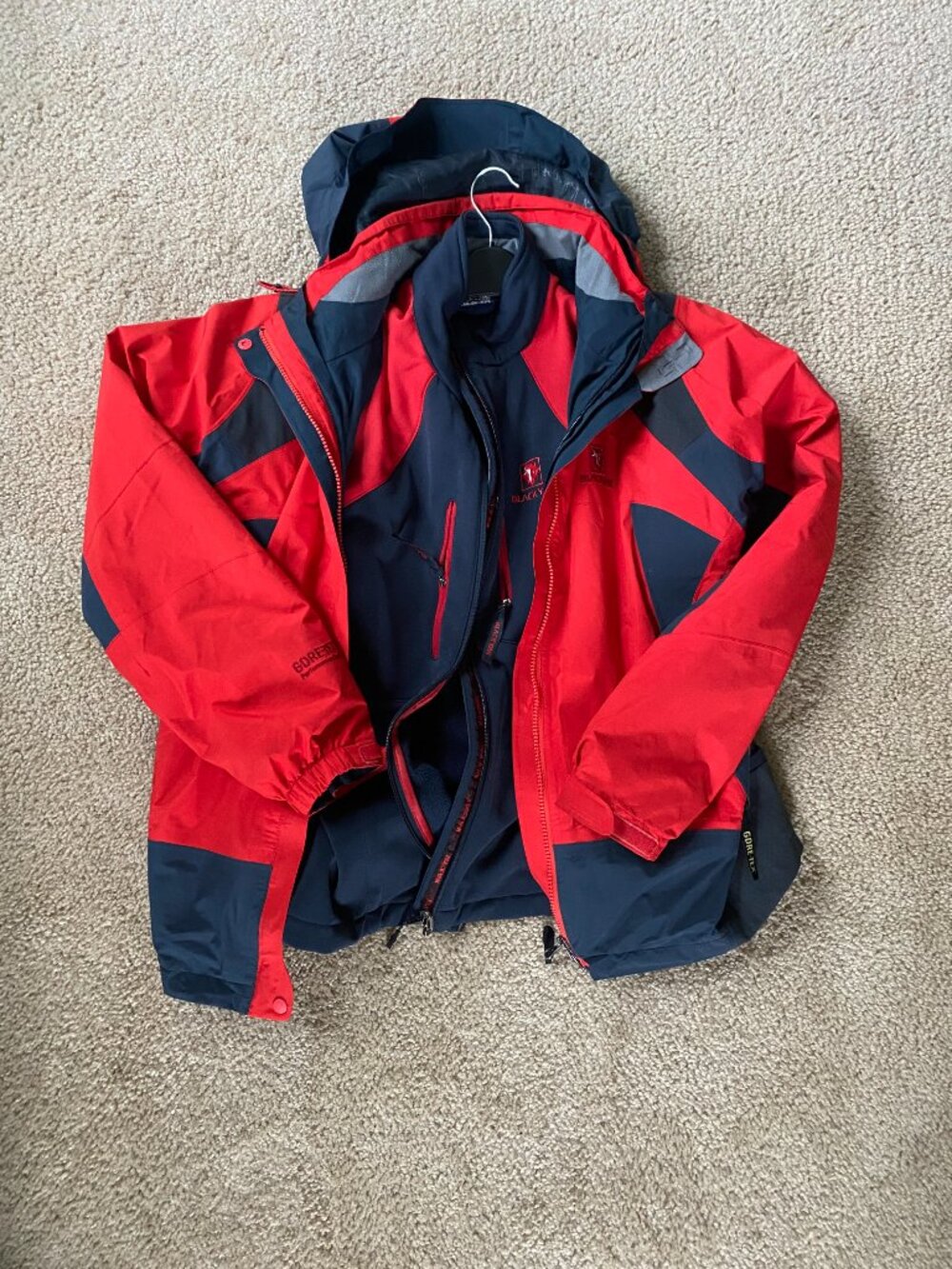 BlackYak Women’s Gore-Tex Outdoor Jacket (Red/Navy)